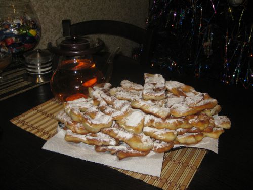 а давайте чайку попьём)))